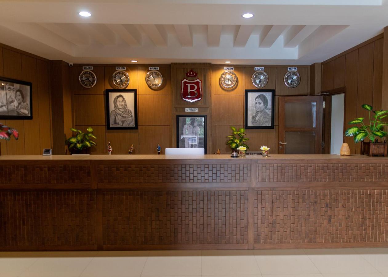 Baratha Hotel & Resto Bondowoso Exteriér fotografie